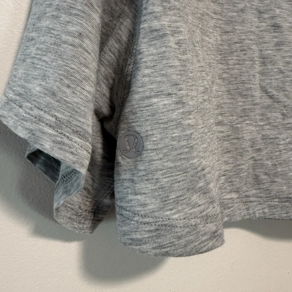 Lululemon All Yours Boyfriend Ultra Crop Heathered Core Light Grey Size 6